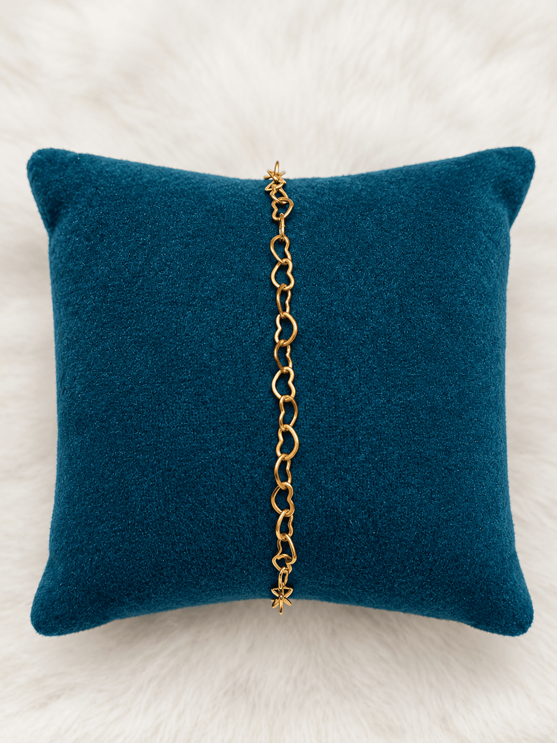 Interlocking Open Heart Gold Chain Bracelet