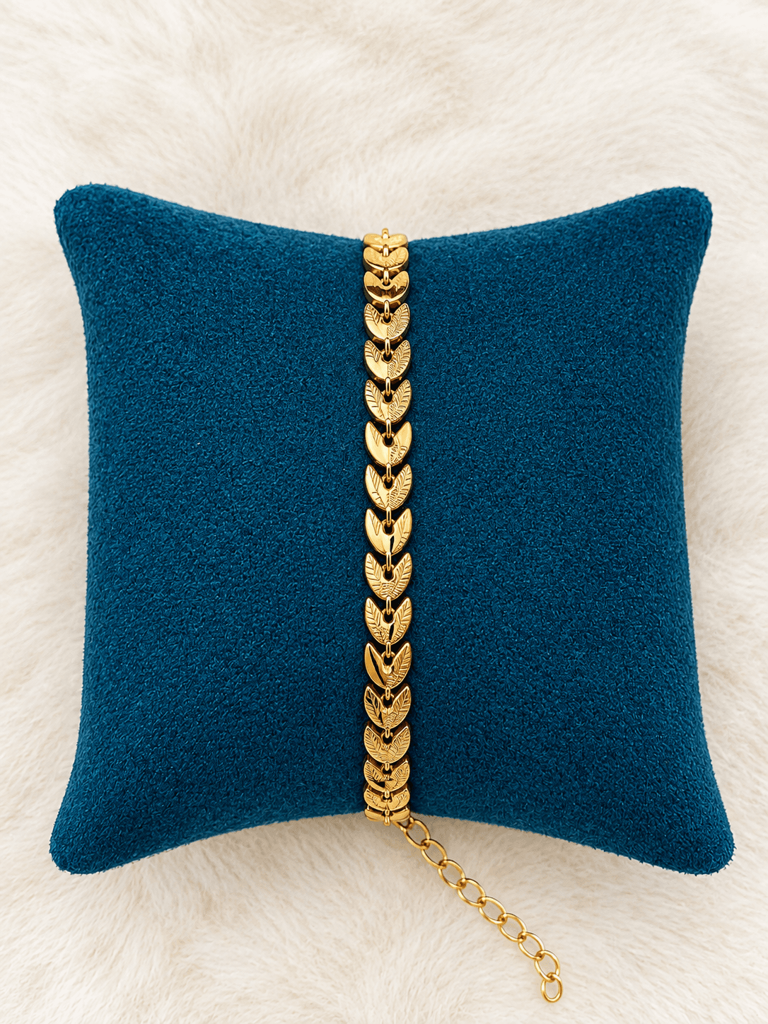 Golden Laurel Leaf Link Bracelet